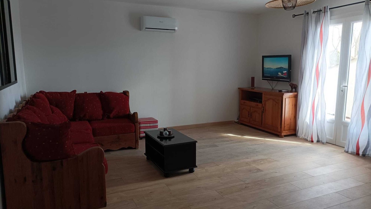 Photo of Livingroom in Montaren-et-Saint-Mediers