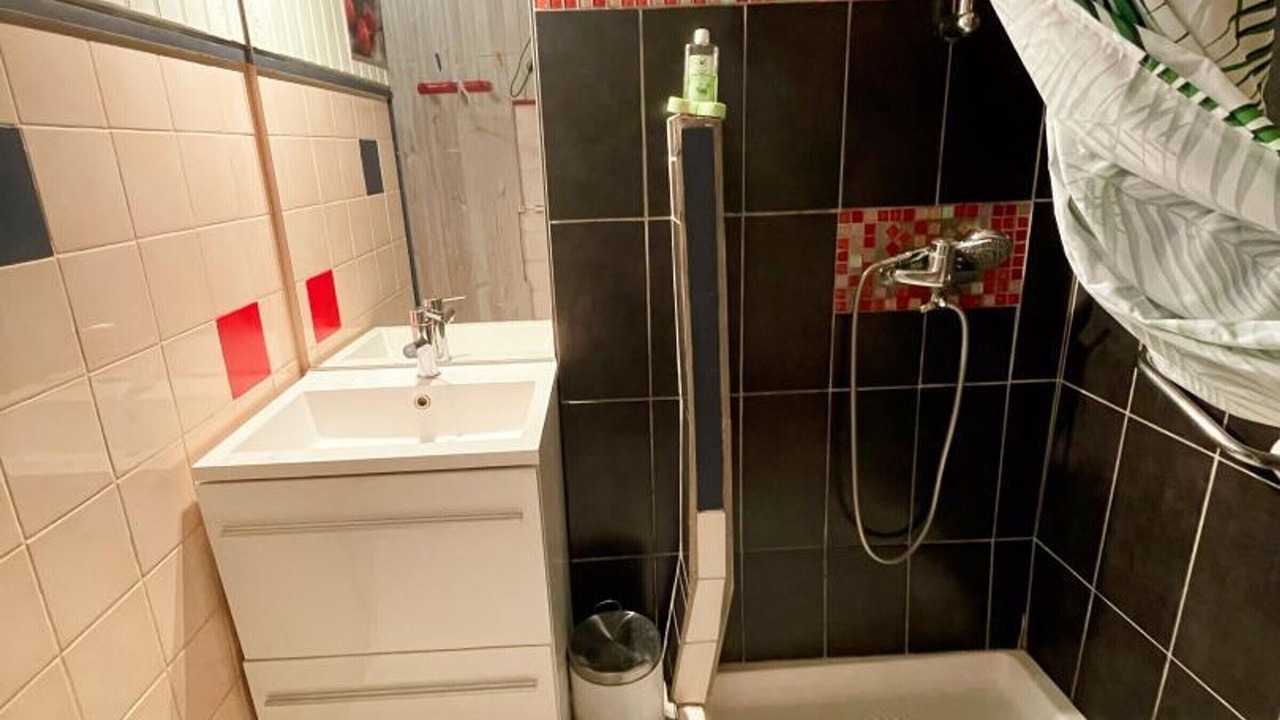 Photo of Bathroom in Verneuil-le-Chateau