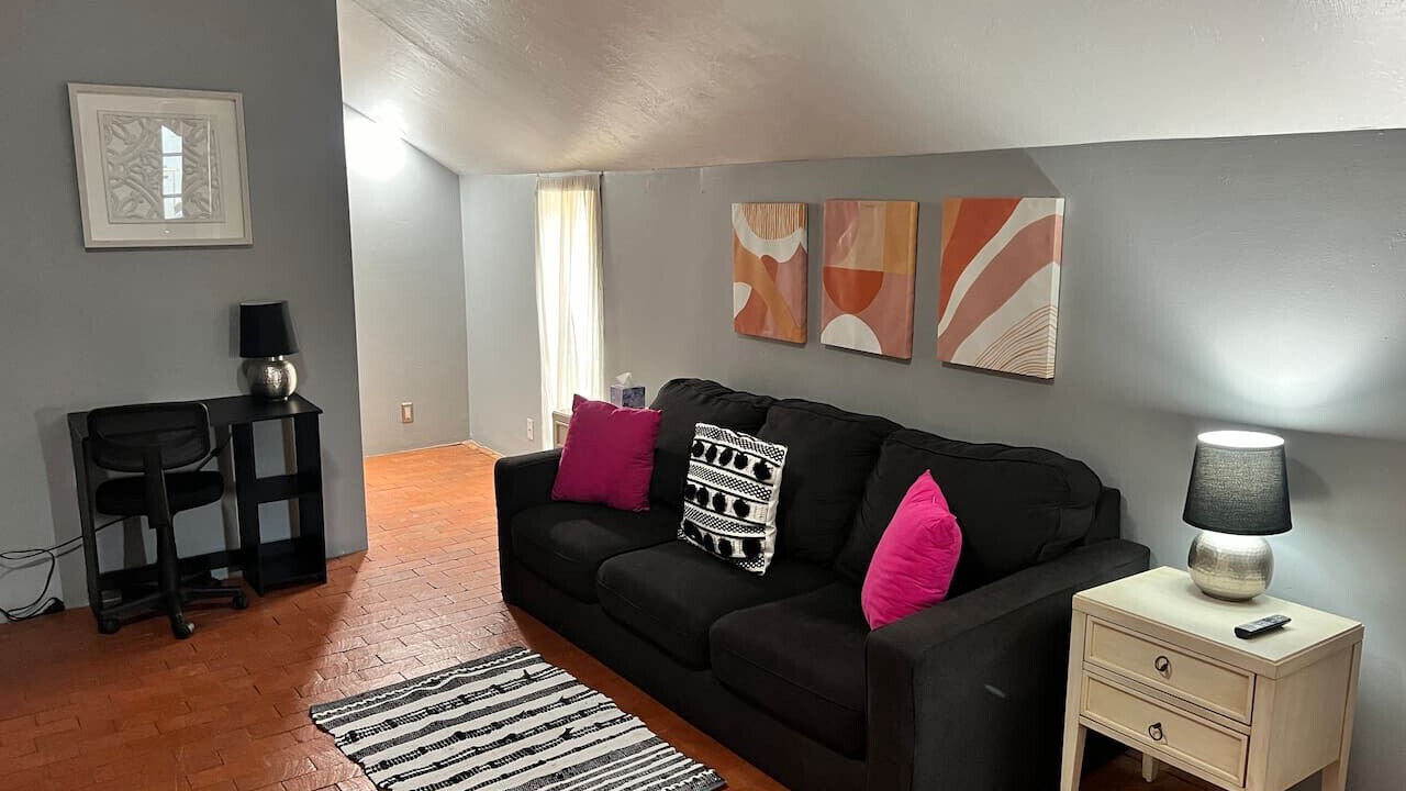 Photo of Livingroom in University Heights