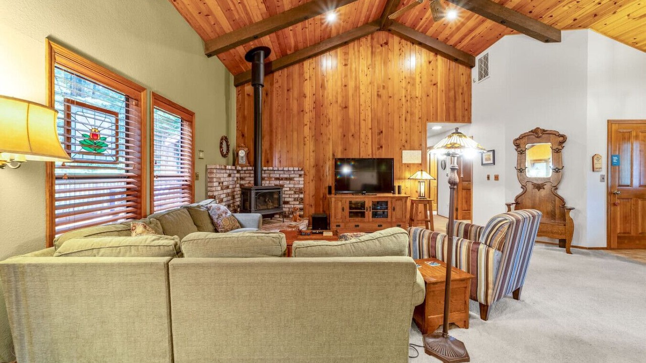 Photo of Livingroom in Arcata