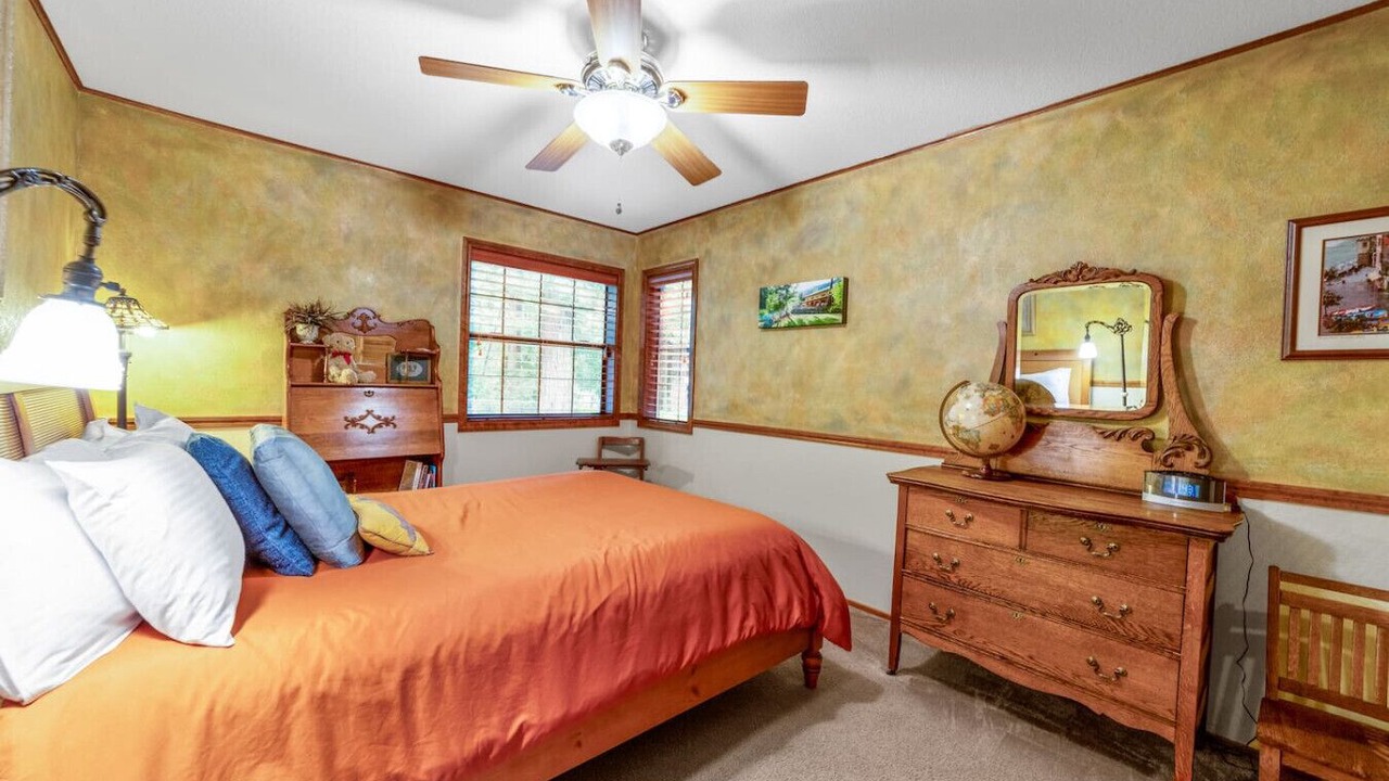 Photo of Bedroom in Arcata