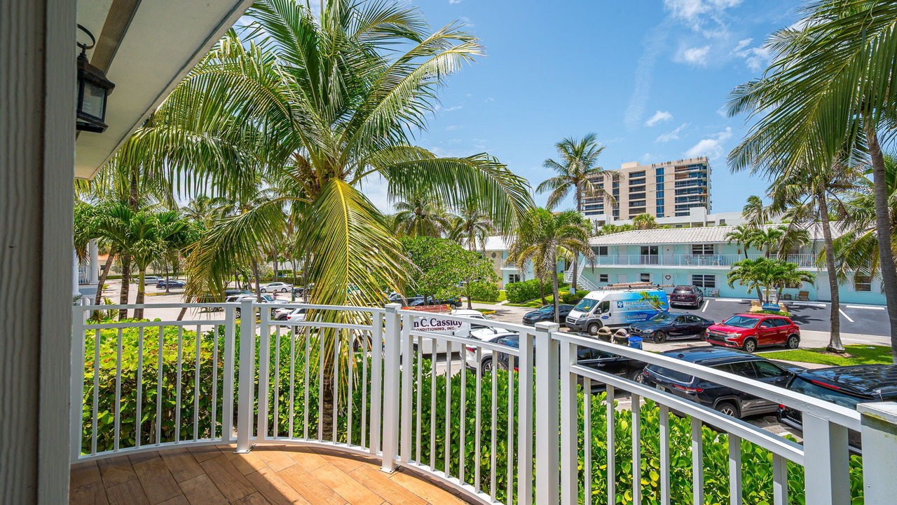 Photo of Patio Balcony in Juno Beach