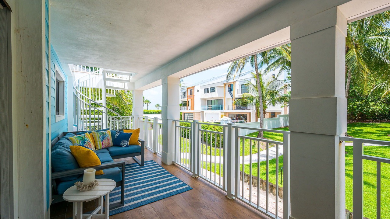Photo of Patio Balcony in Juno Beach