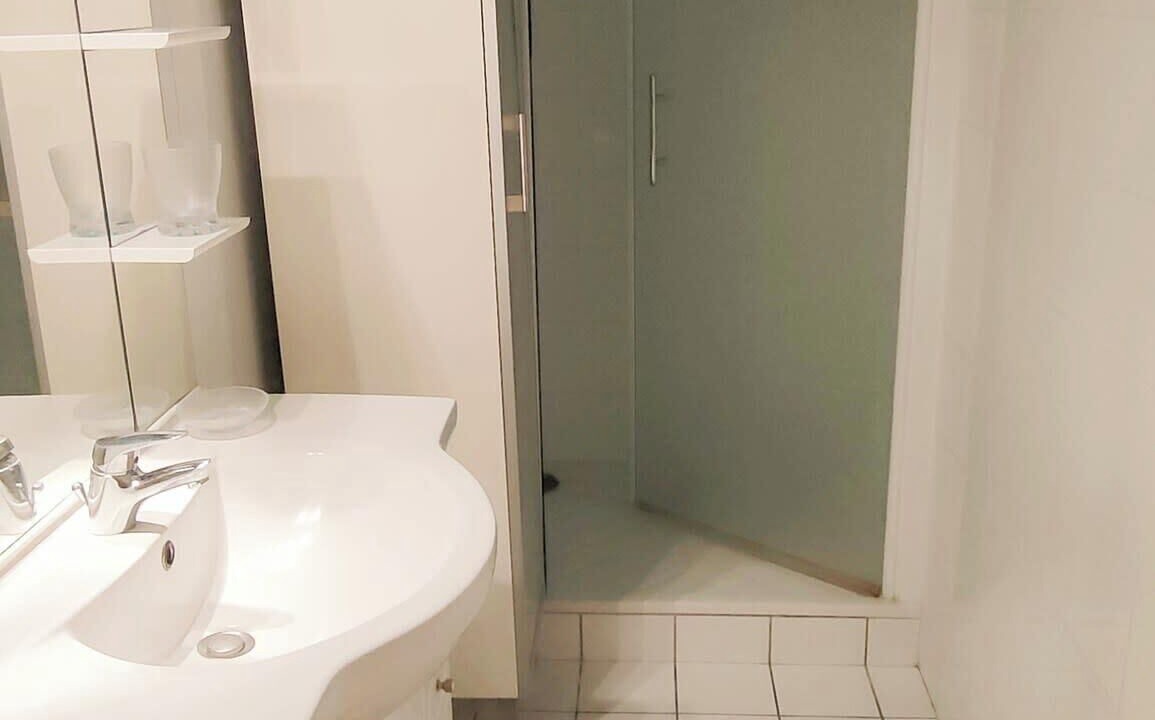 Photo of Bathroom in Clemenceau