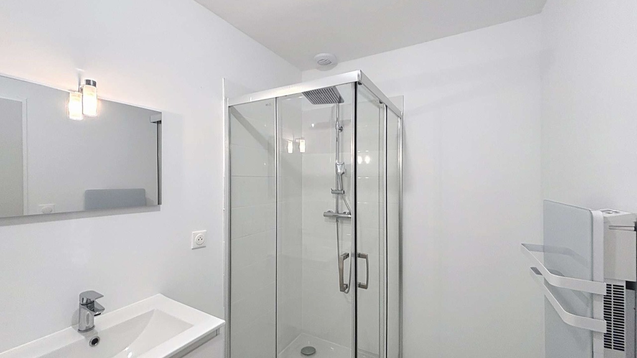 Photo of Bathroom in Medis