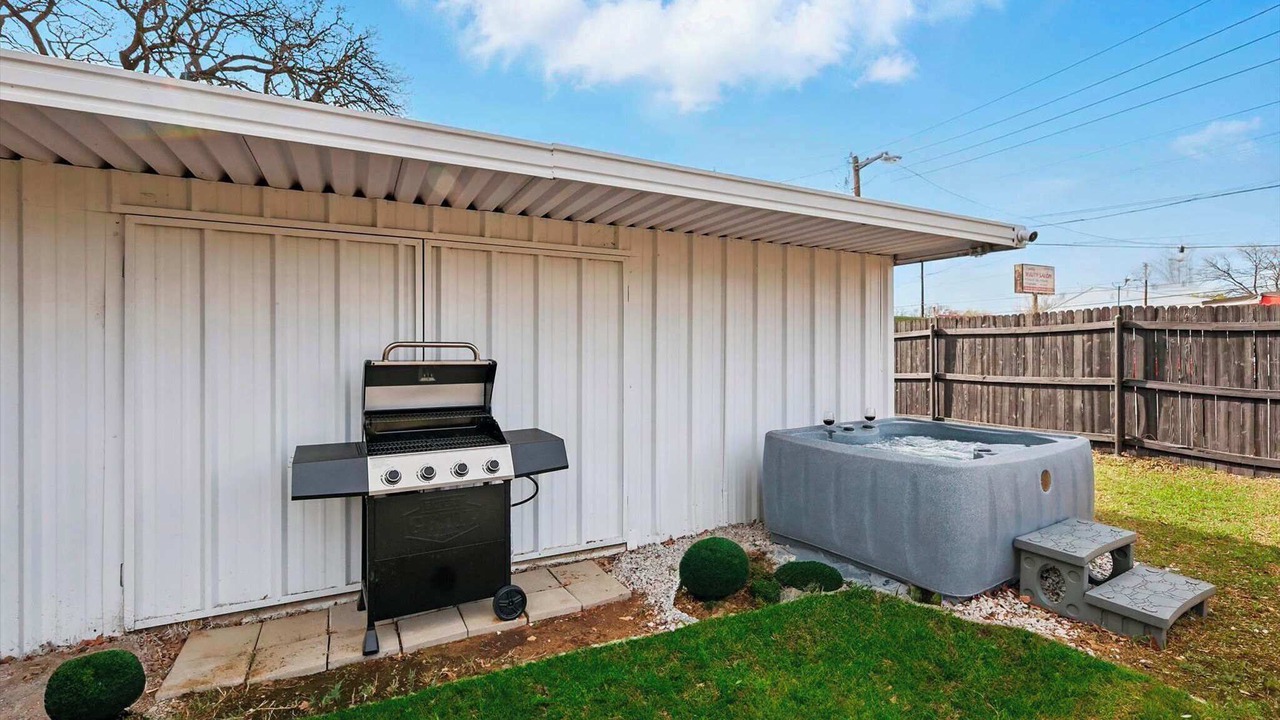 Photo of Outdoor in Haltom City