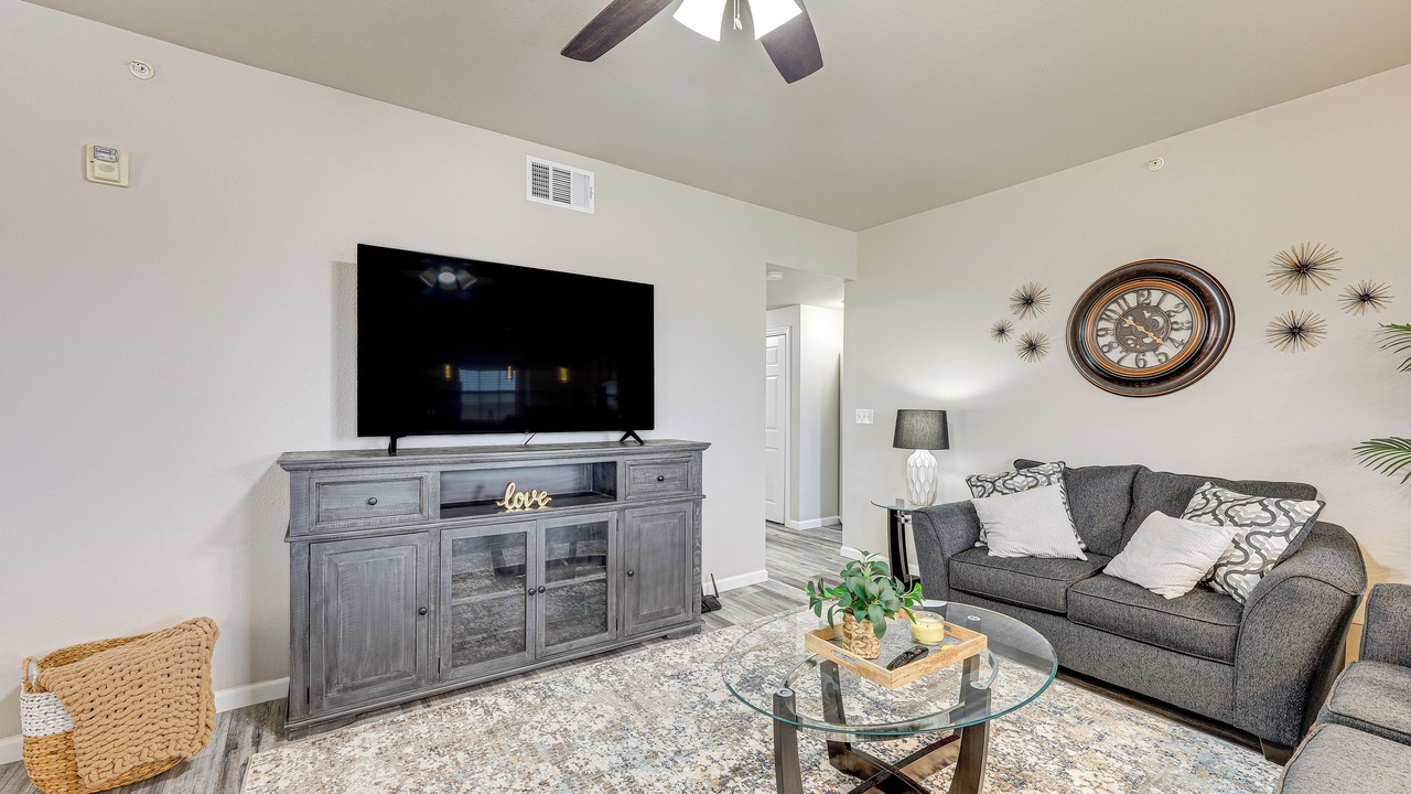 Photo of Livingroom in Eckhert Crossing