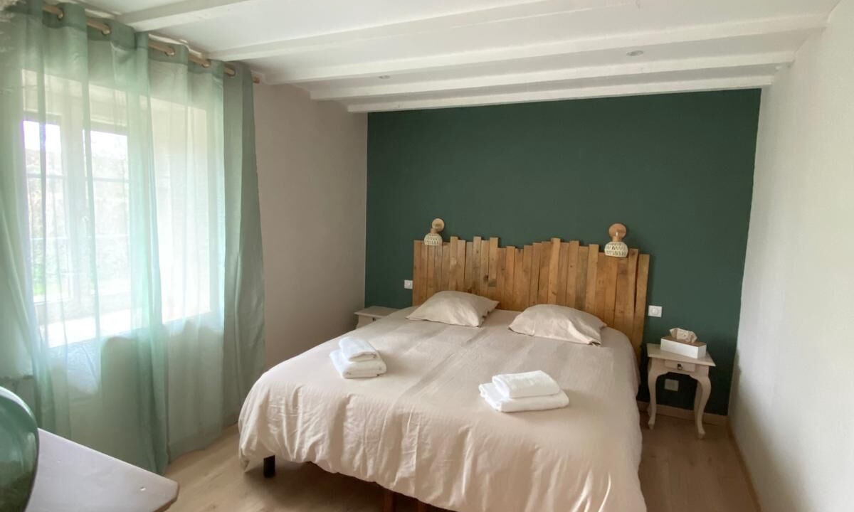 Photo of Bedroom in Saint-Benigne