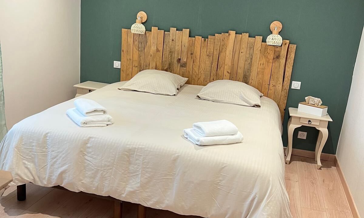 Photo of Bedroom in Saint-Benigne