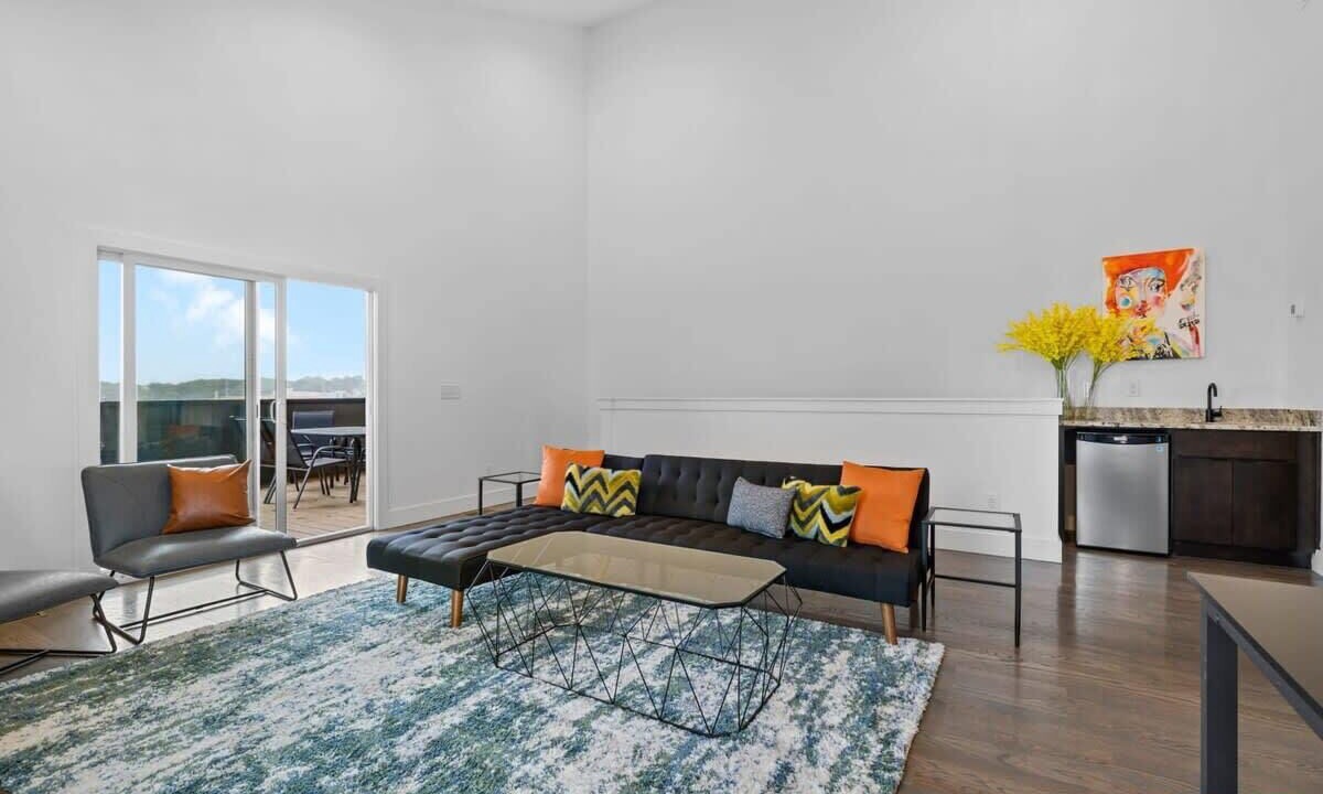 Photo of Livingroom in Berry Hill