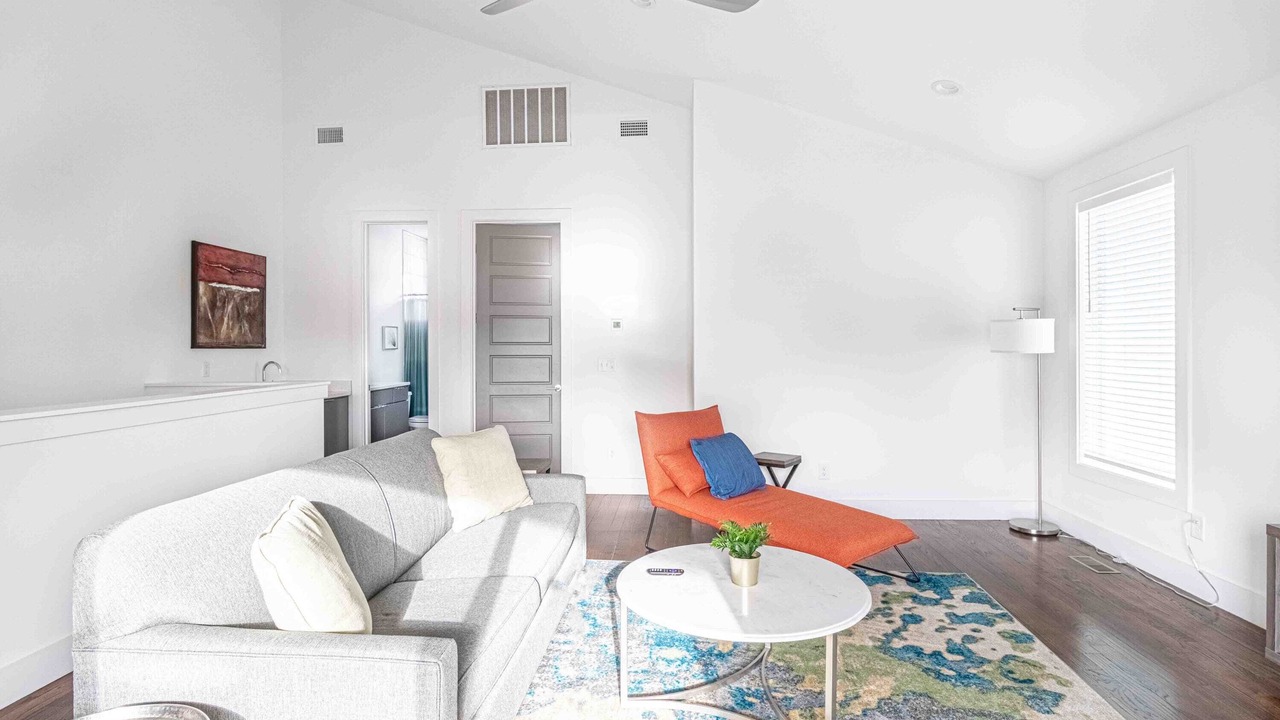Photo of Livingroom in Berry Hill