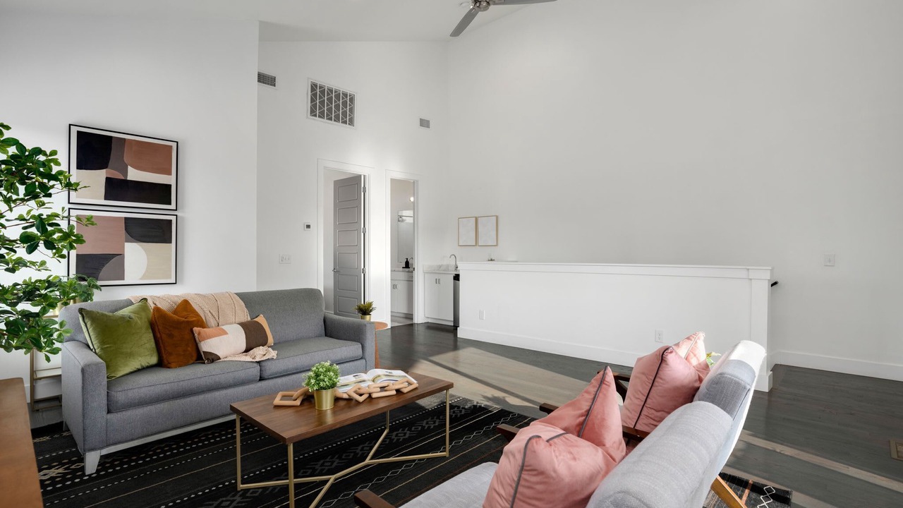 Photo of Livingroom in Berry Hill