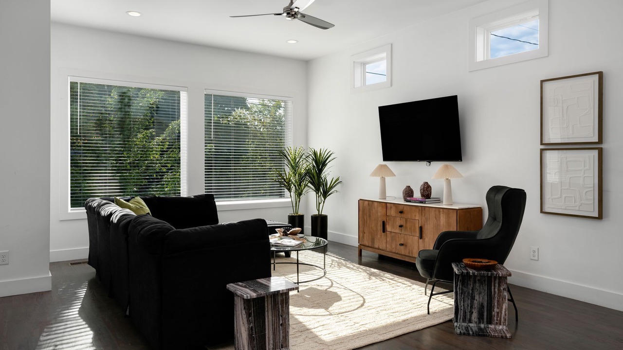 Photo of Livingroom in Berry Hill
