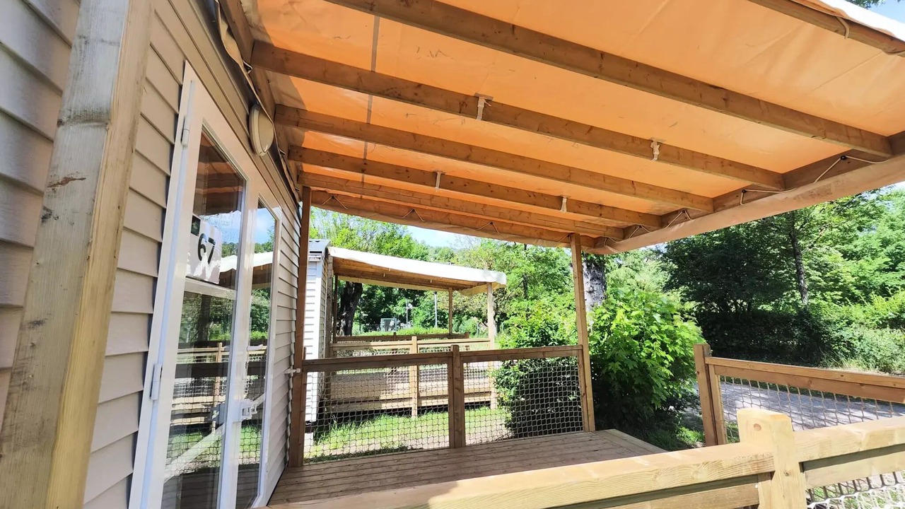 Photo of Patio Balcony in Espalion