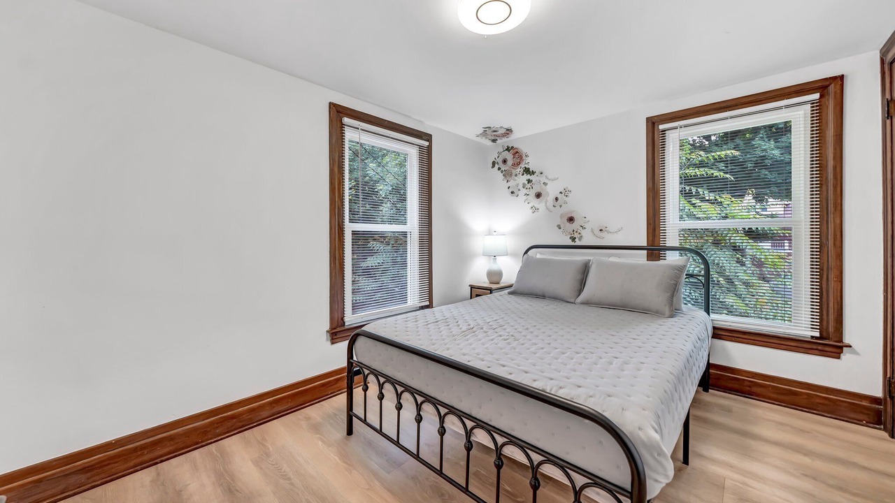 Photo of Bedroom in Downtown Niagara Falls