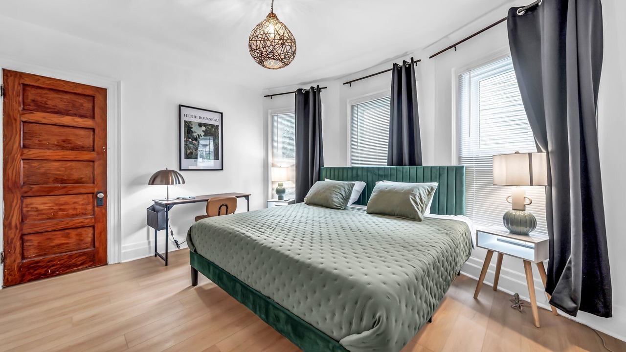 Photo of Bedroom in Downtown Niagara Falls