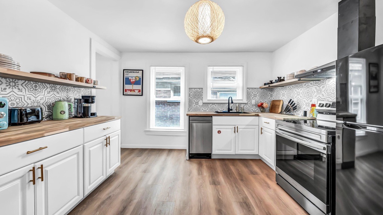 Photo of Kitchen in Downtown Niagara Falls