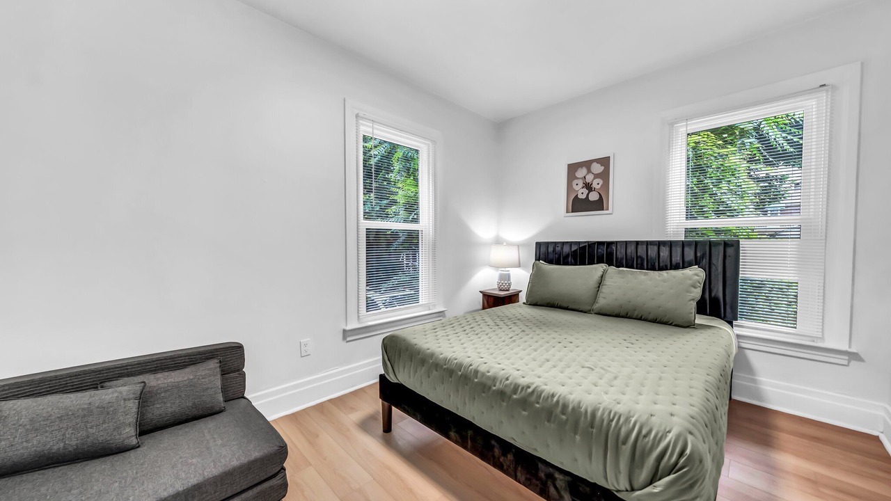 Photo of Bedroom in Downtown Niagara Falls