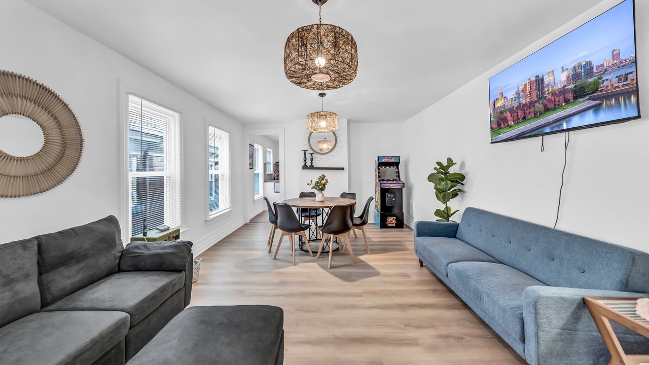 Photo of Livingroom in Downtown Niagara Falls