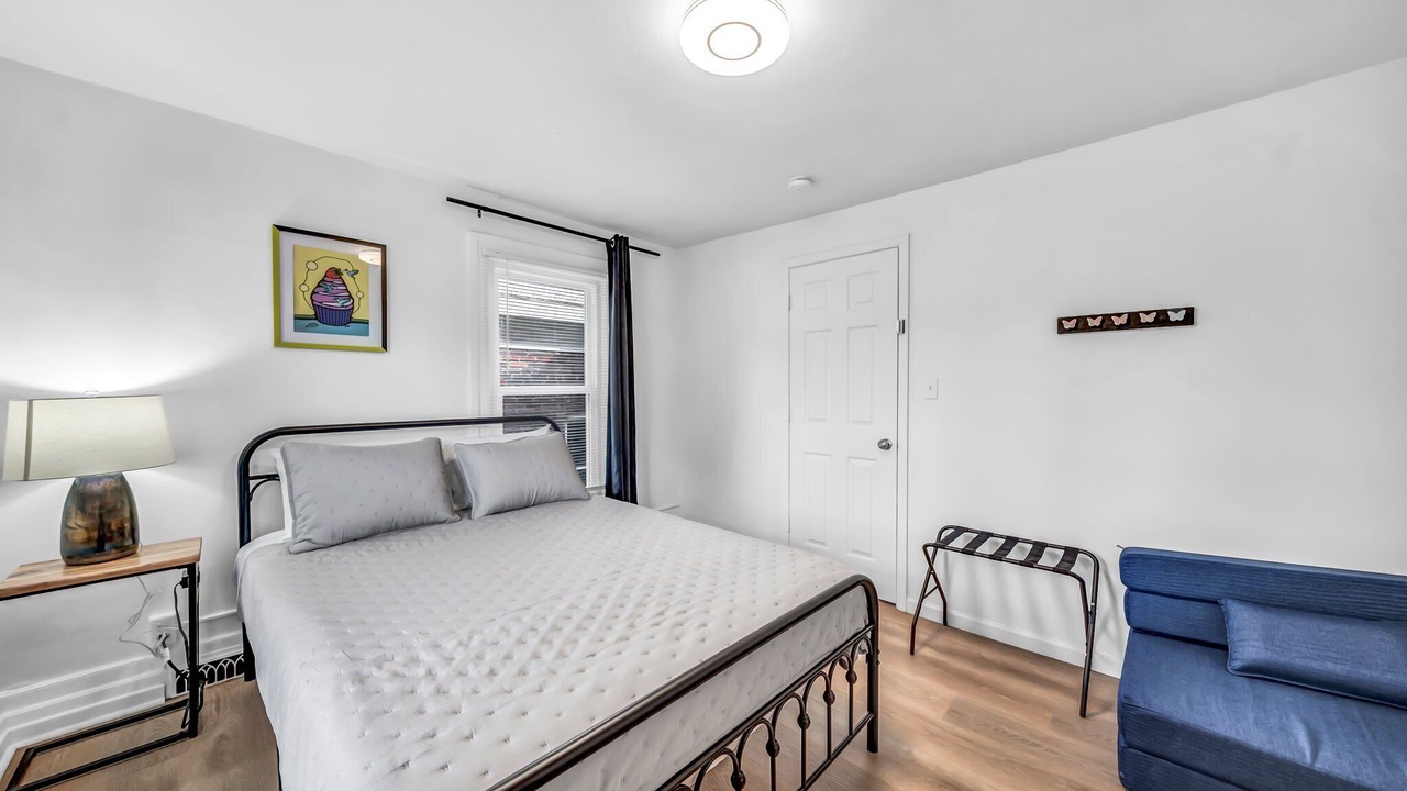Photo of Bedroom in Downtown Niagara Falls