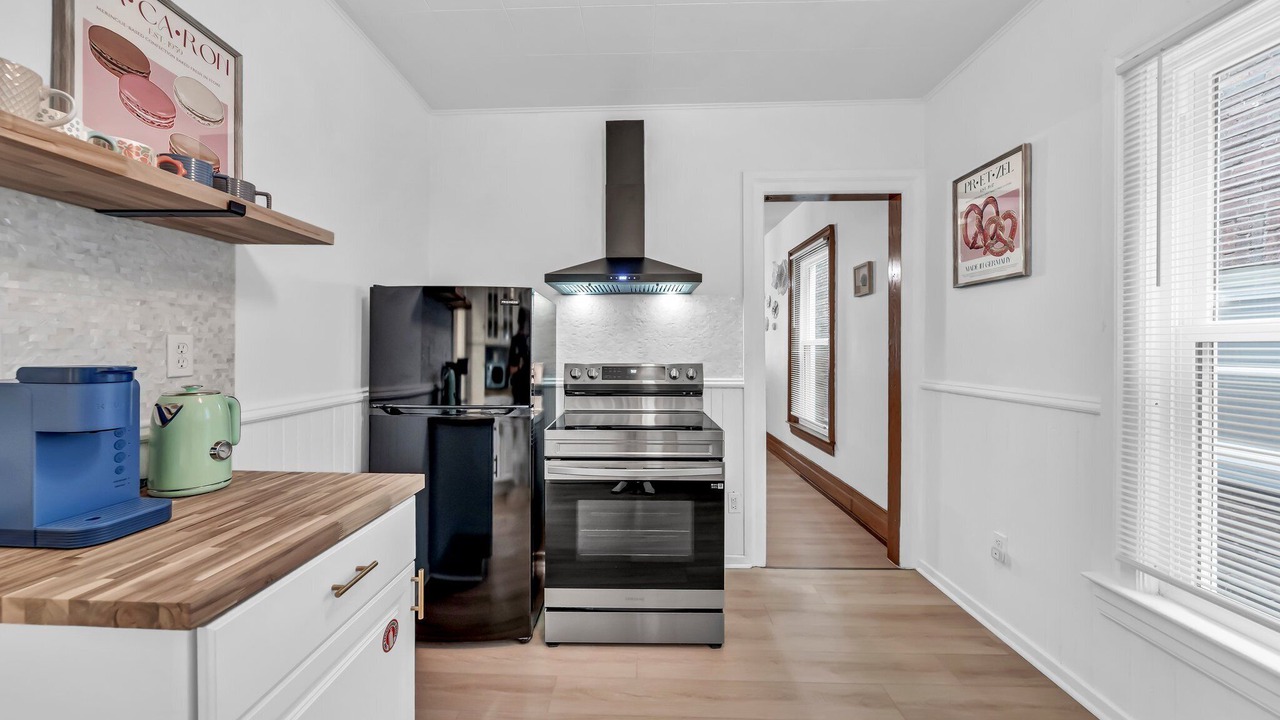 Photo of Kitchen in Downtown Niagara Falls