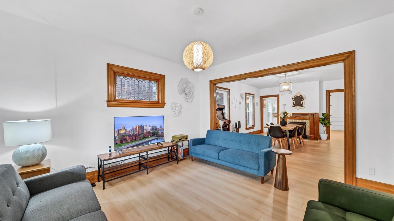 Photo of Livingroom in Downtown Niagara Falls