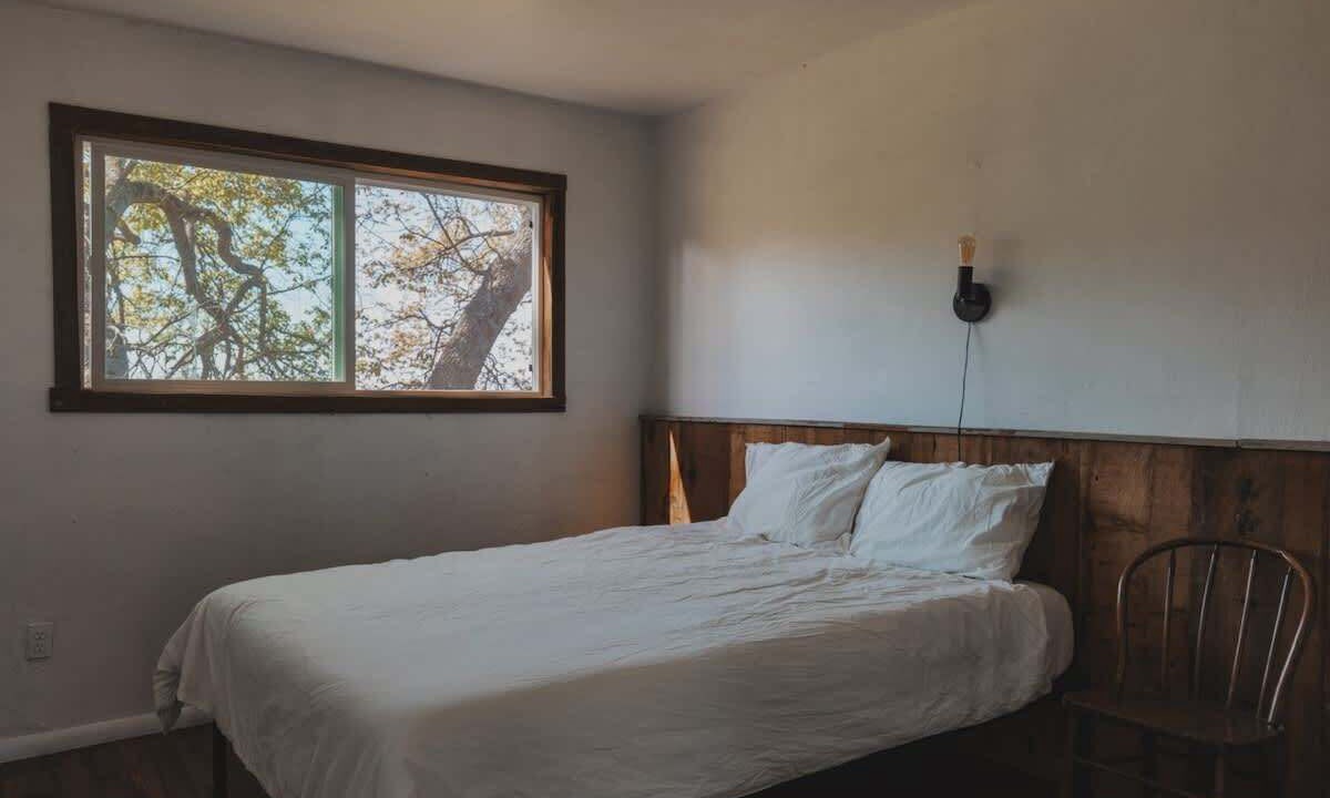 Photo of Bedroom in Dunlap