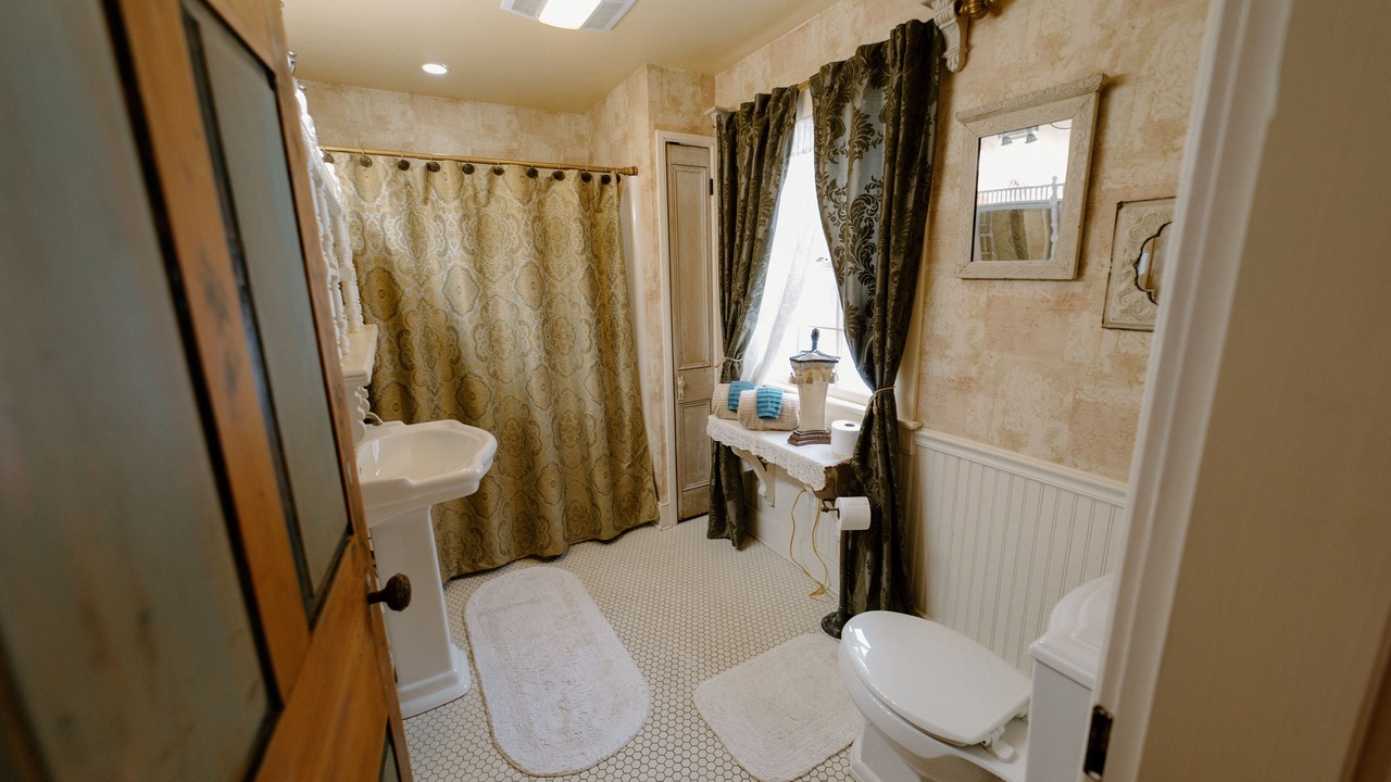 Photo of Bathroom in Franklin Springs