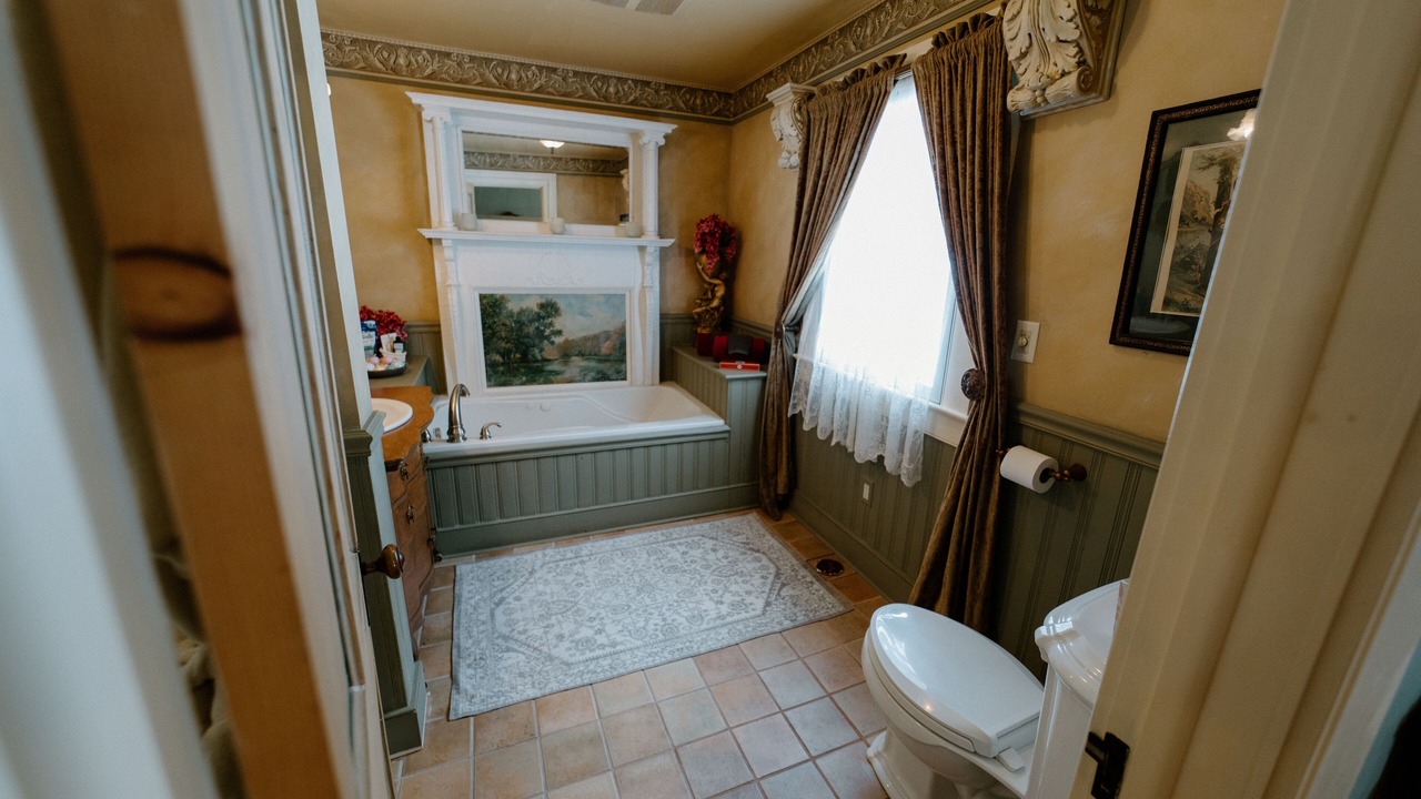 Photo of Bathroom in Franklin Springs