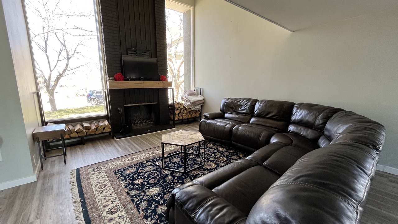Photo of Livingroom in Stansbury Park