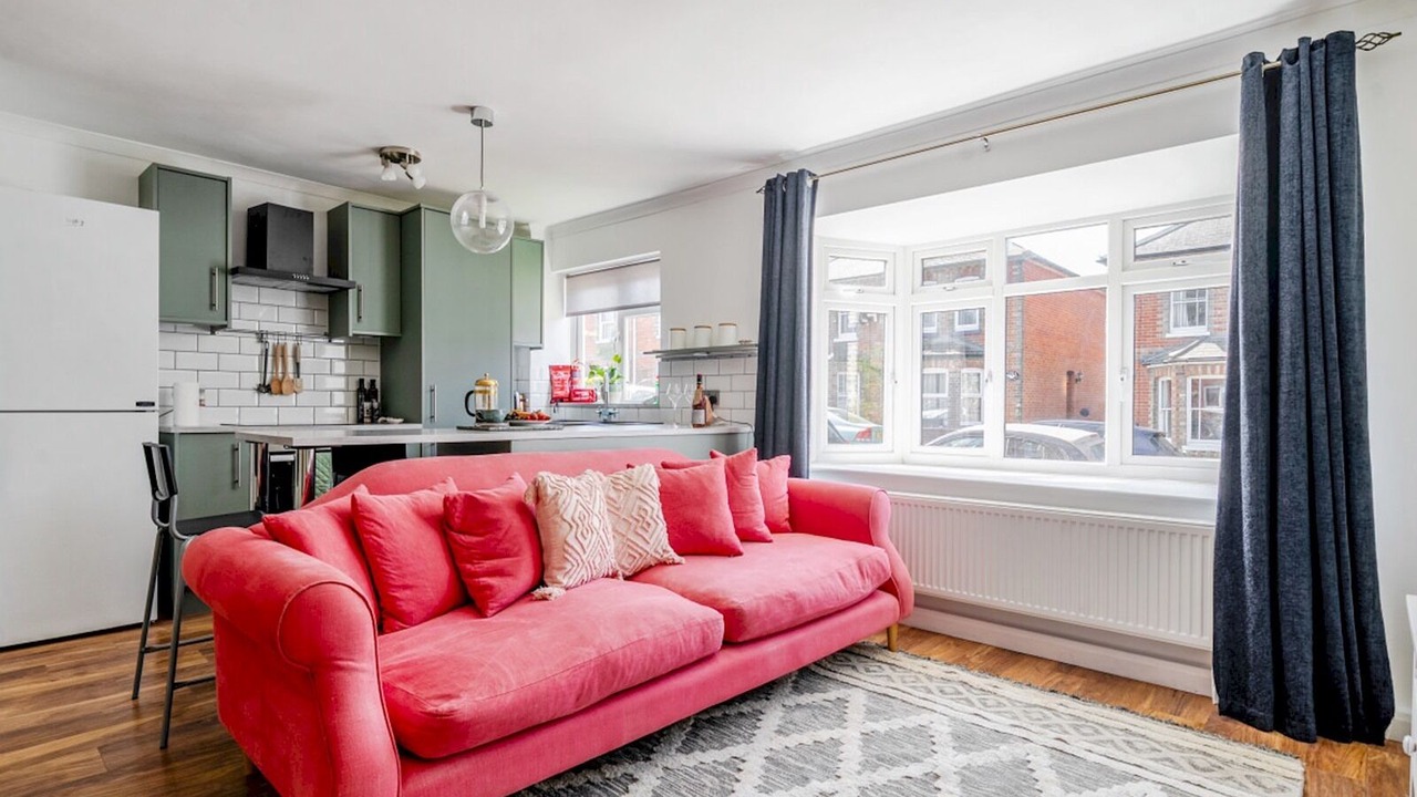 Photo of Livingroom in Guildford