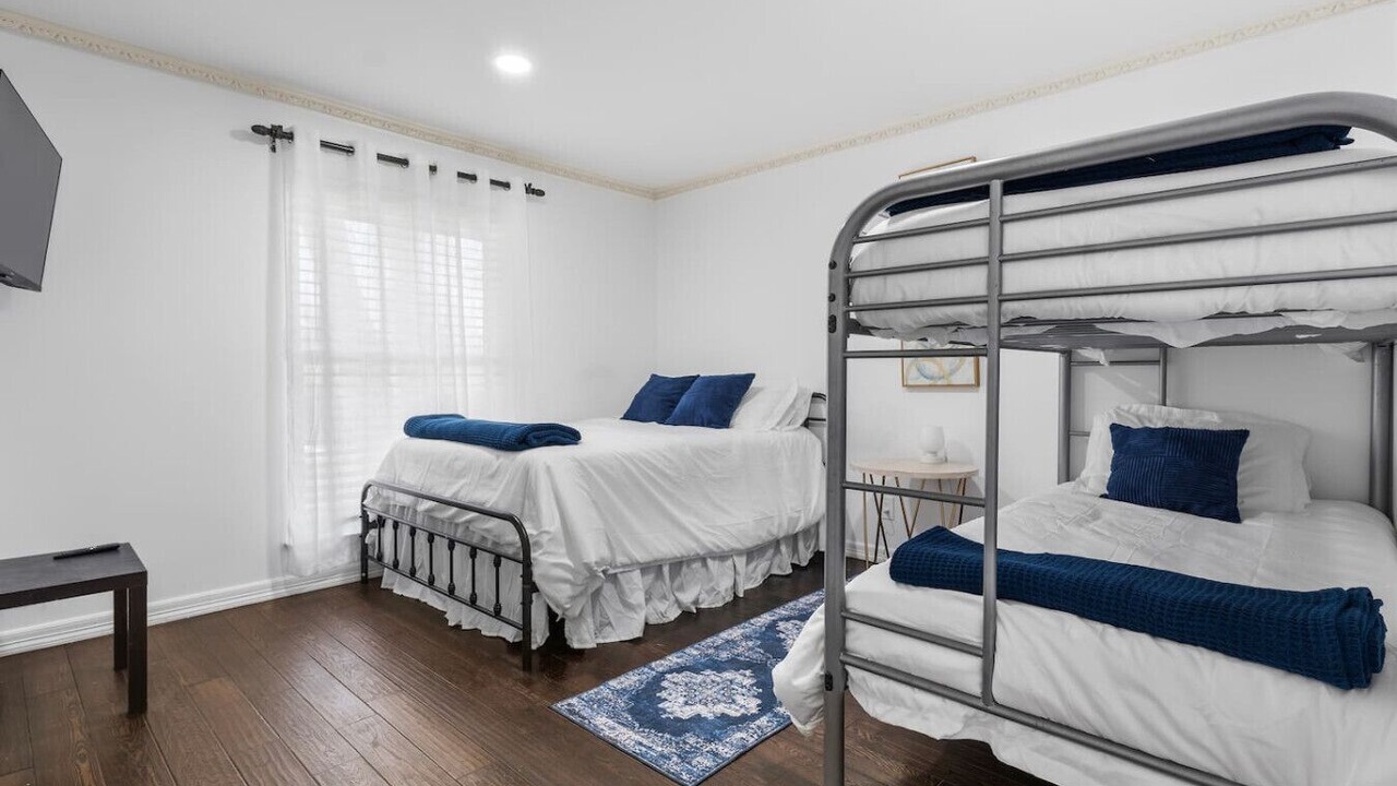 Photo of Bedroom in Lake Highlands