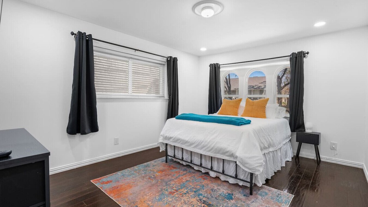 Photo of Bedroom in Lake Highlands