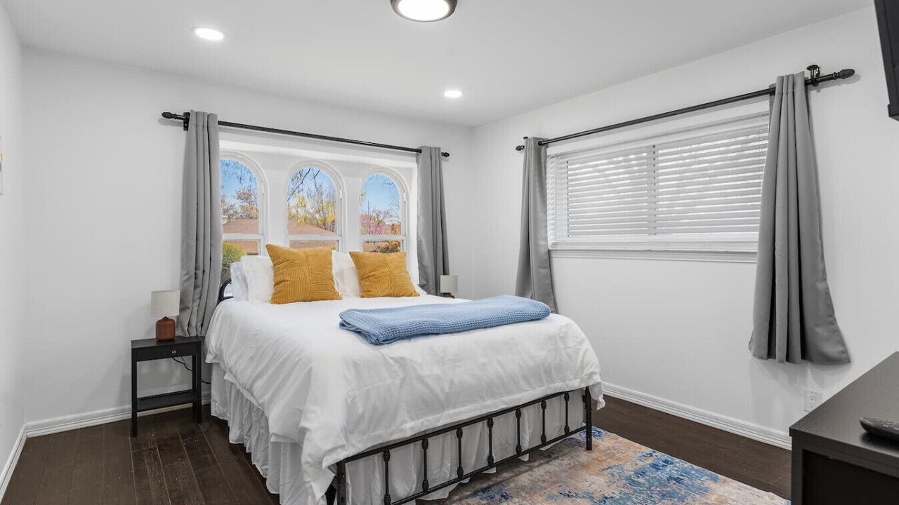 Photo of Bedroom in Lake Highlands