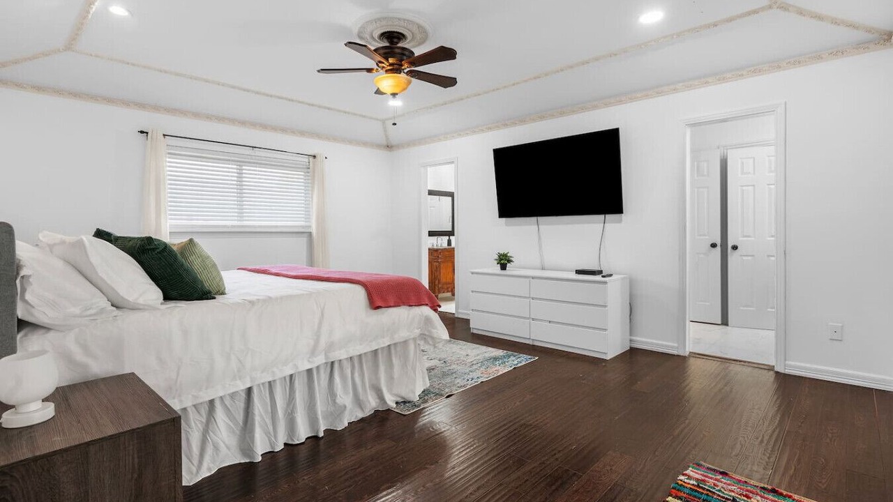 Photo of Bedroom in Lake Highlands