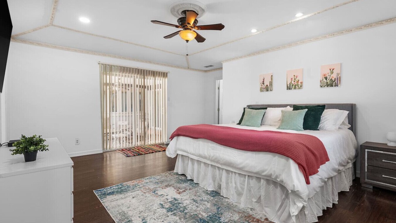 Photo of Bedroom in Lake Highlands