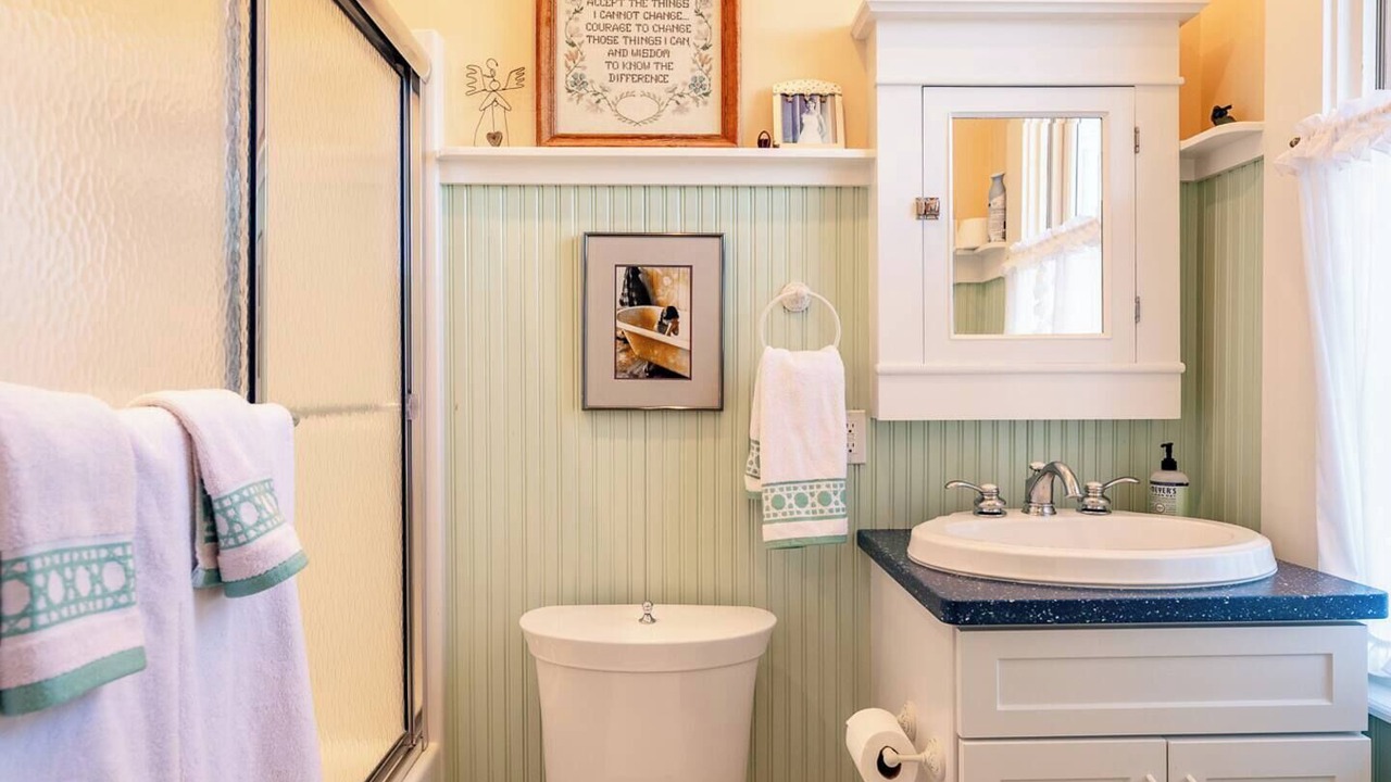 Photo of Bathroom in Greencastle