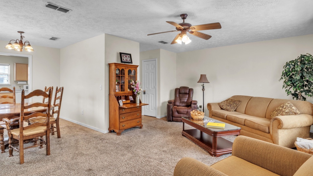 Photo of Livingroom in Starkville