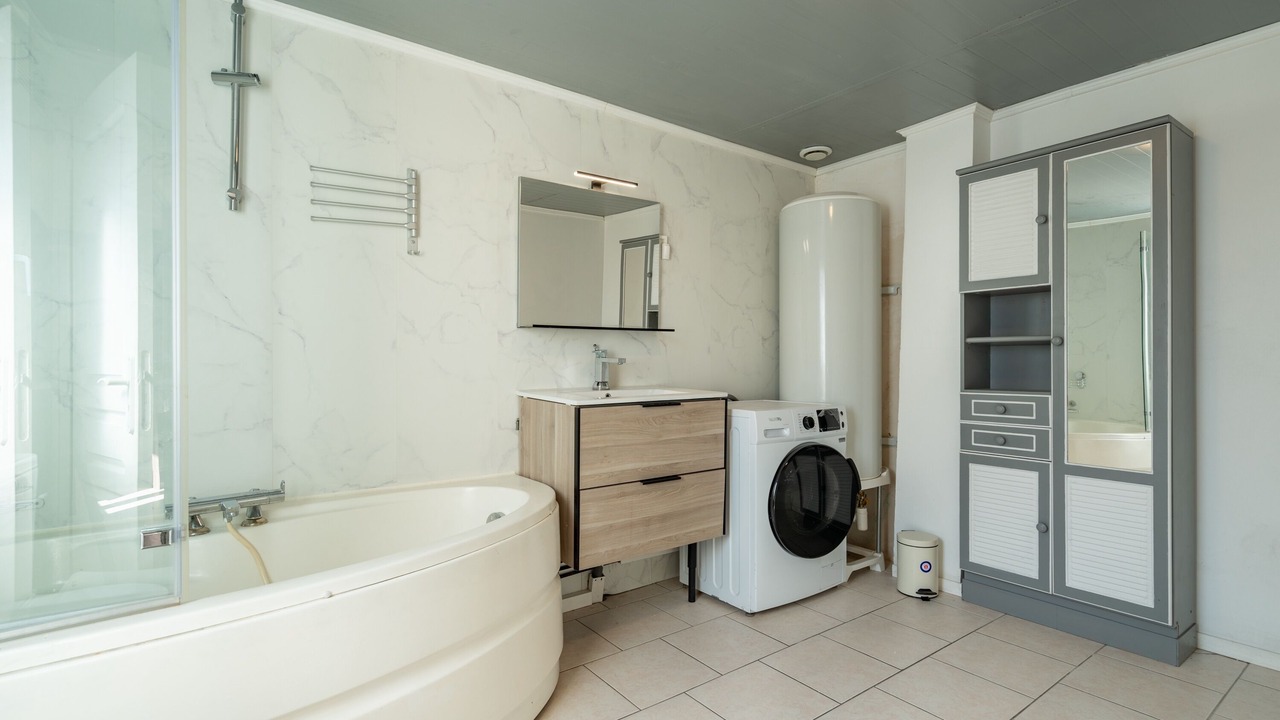 Photo of Bathroom in Parigne-lʼEveque