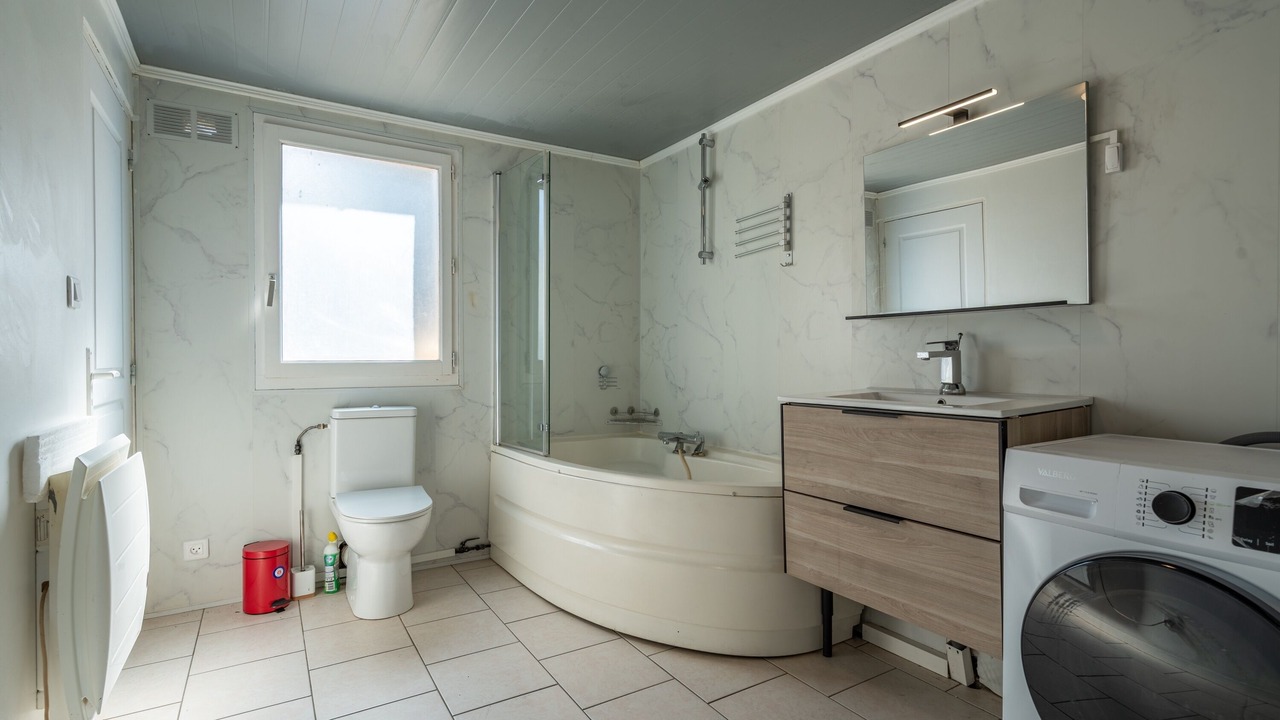 Photo of Bathroom in Parigne-lʼEveque