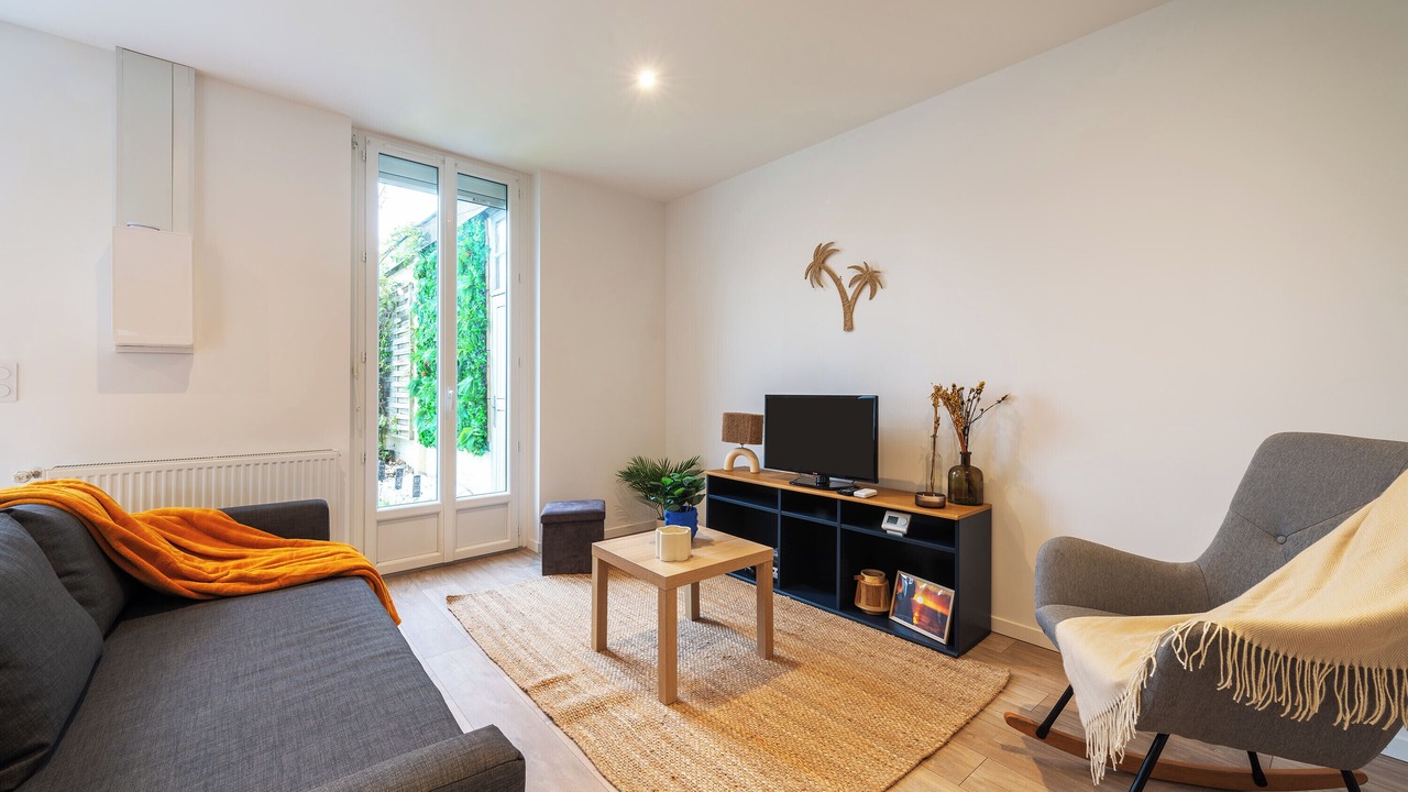 Photo of Livingroom in Laval