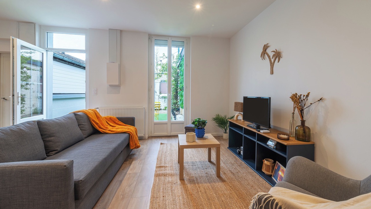 Photo of Livingroom in Laval