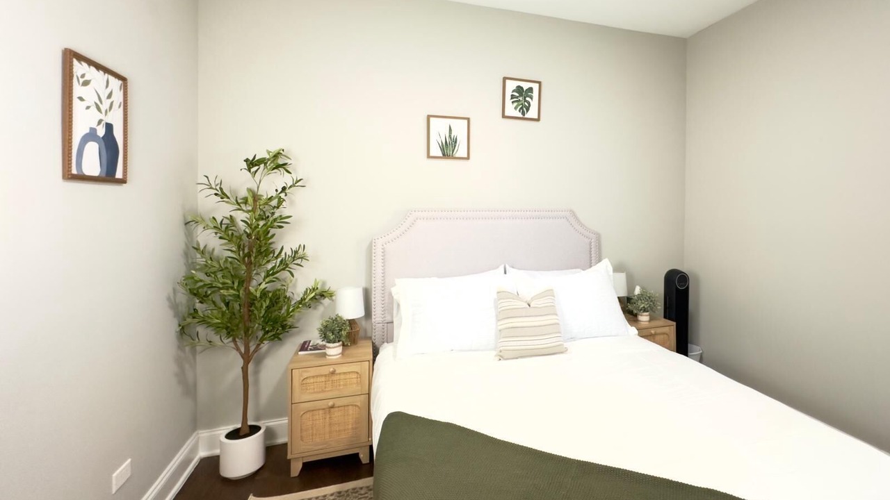 Photo of Bedroom in Albany Park