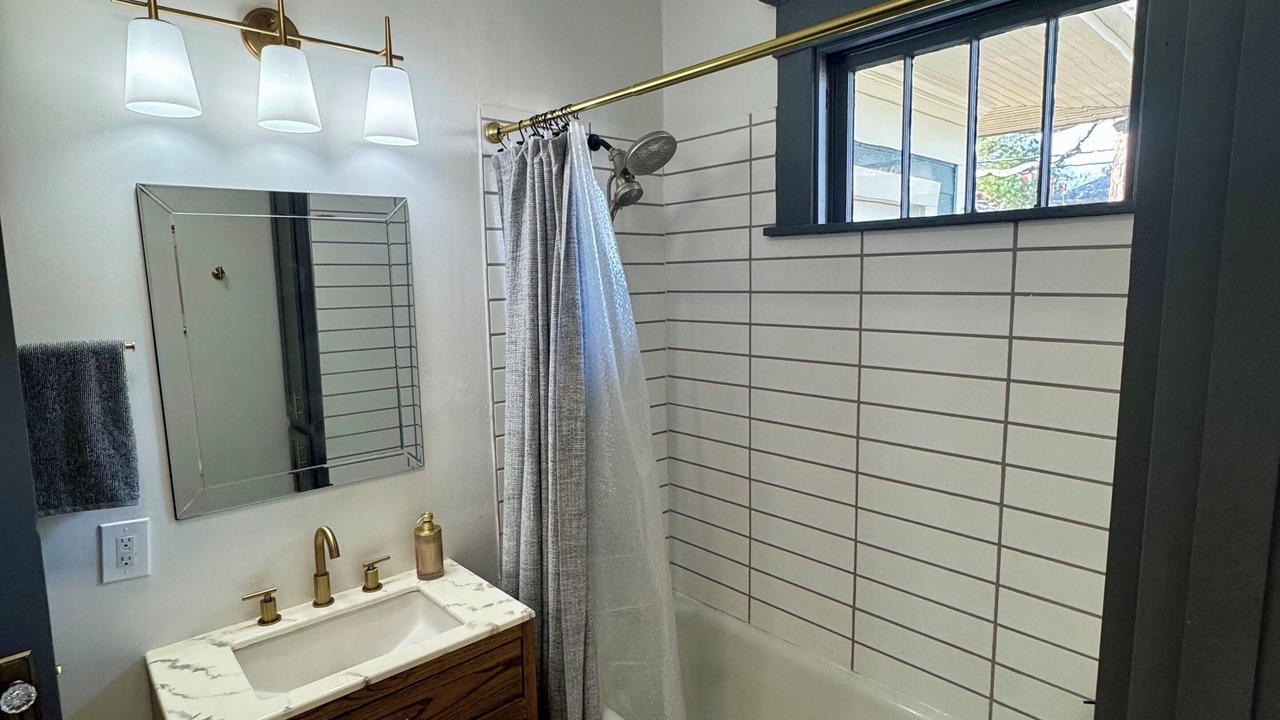 Photo of Bathroom in Highland Historic District