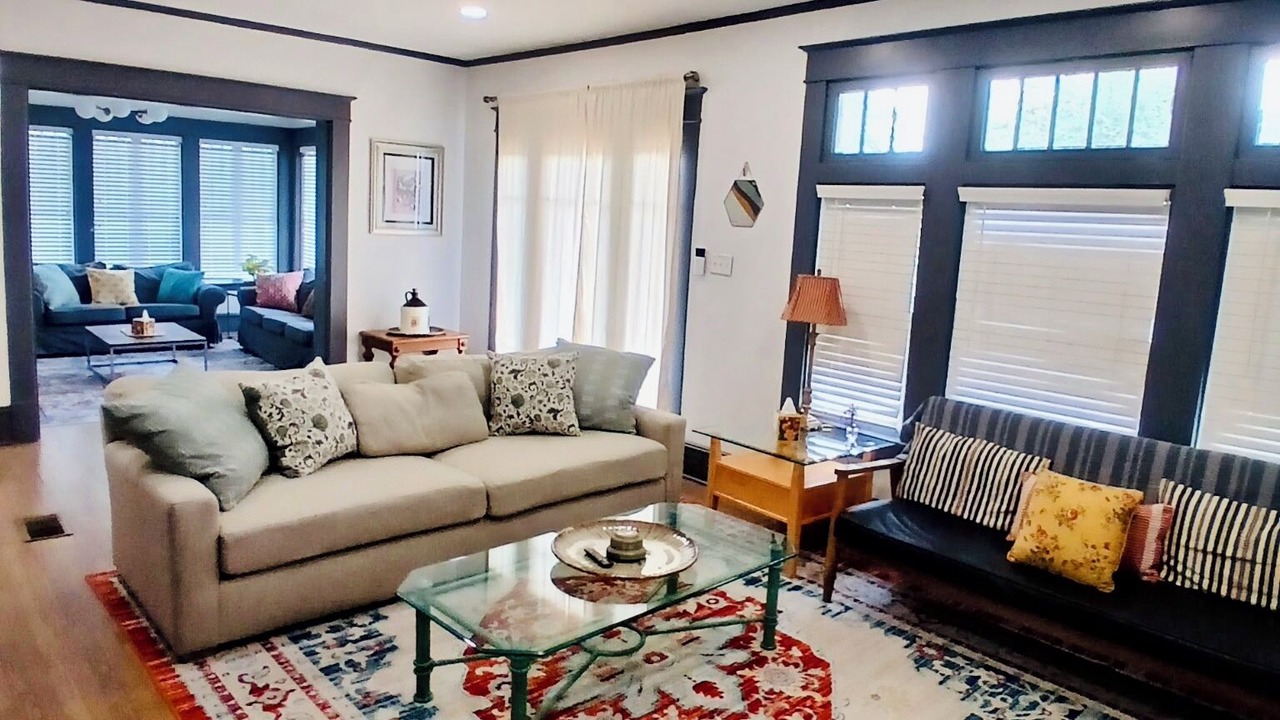 Photo of Livingroom in Highland Historic District