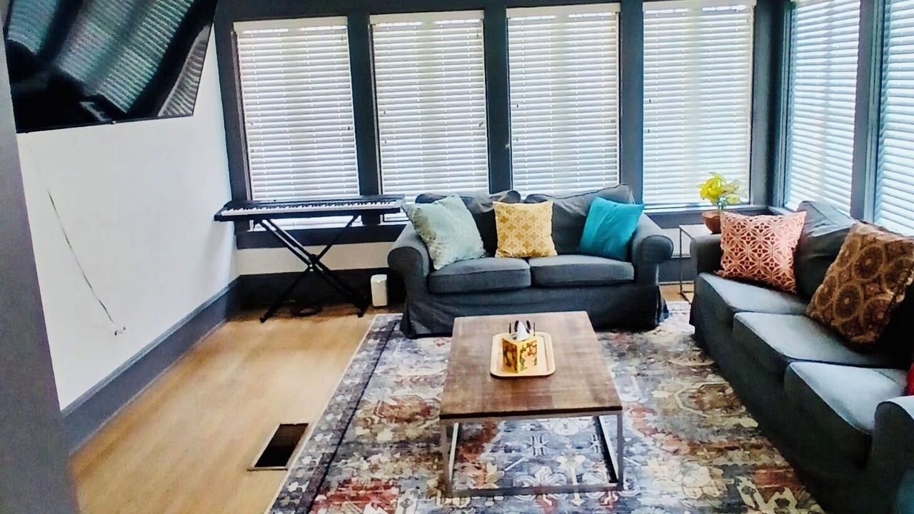 Photo of Livingroom in Highland Historic District