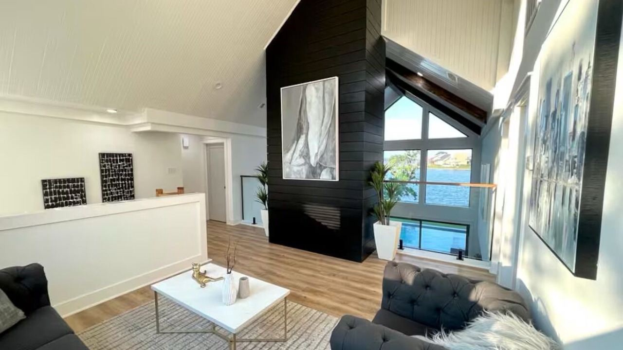 Photo of Livingroom in April Sound