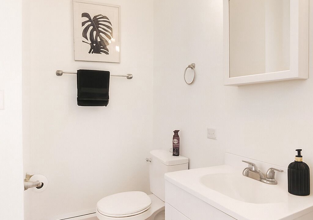Photo of Bathroom in Niles