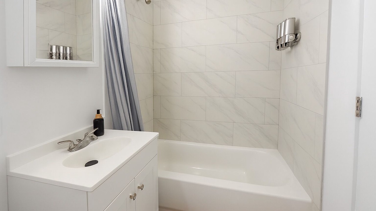 Photo of Bathroom in Niles