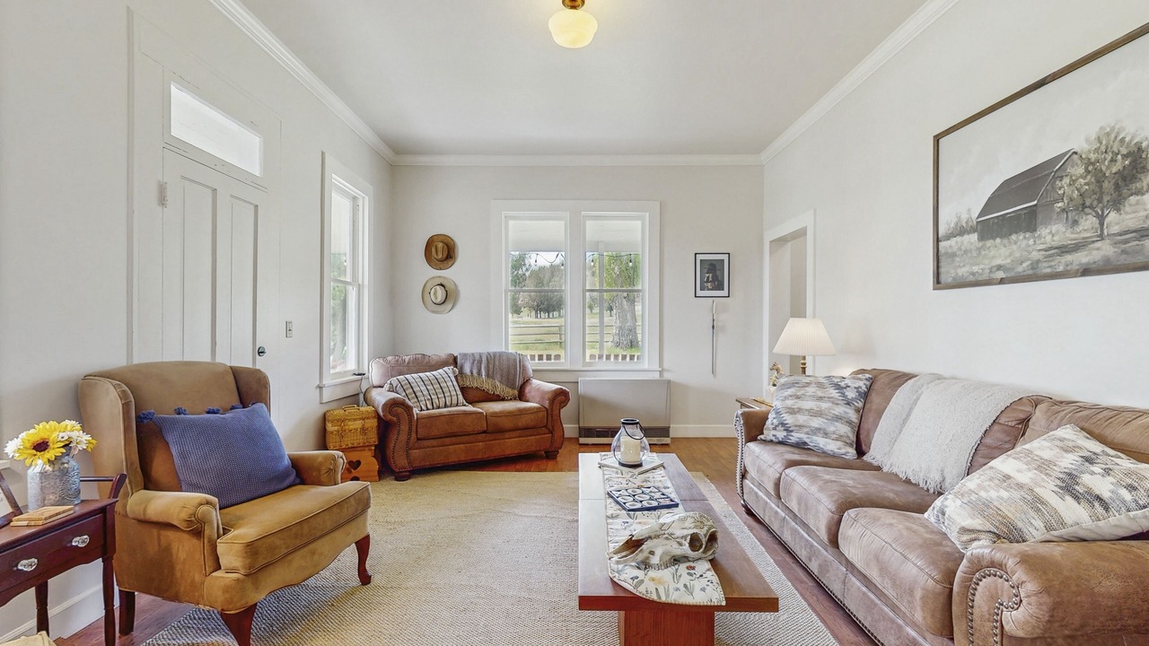 Photo of Livingroom in Crooked River Ranch